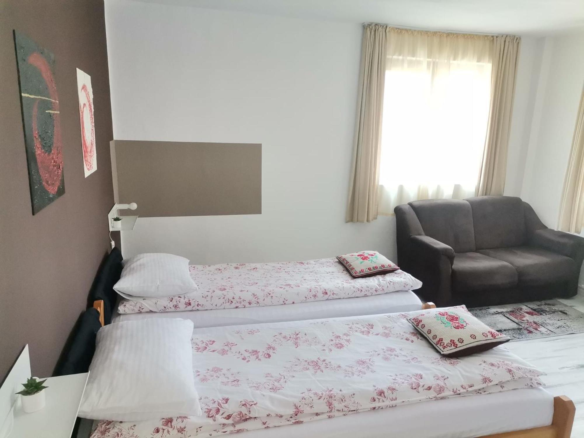 Zoso Home Buşteni Eksteriør bilde
