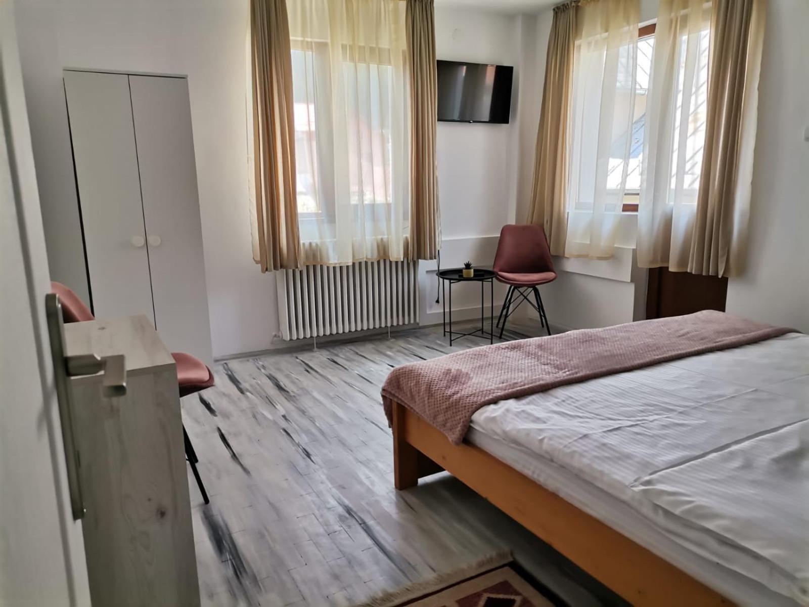 Zoso Home Buşteni Eksteriør bilde